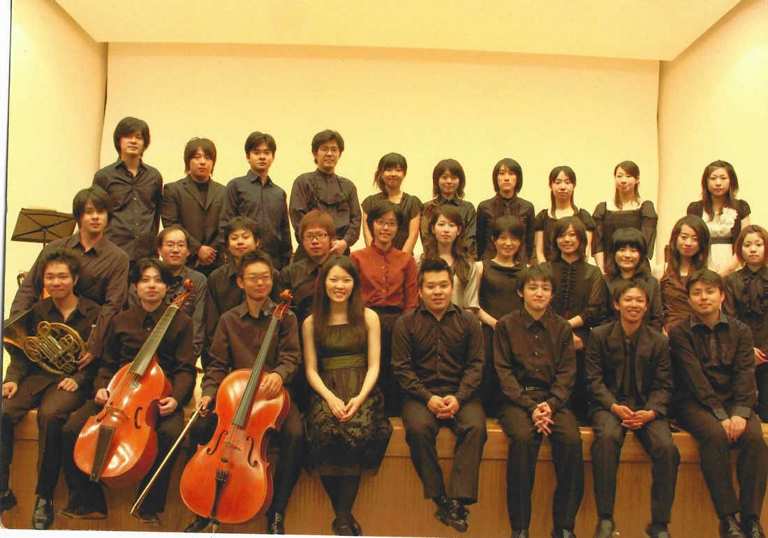 コンサートを終えて・楽団の集合写真